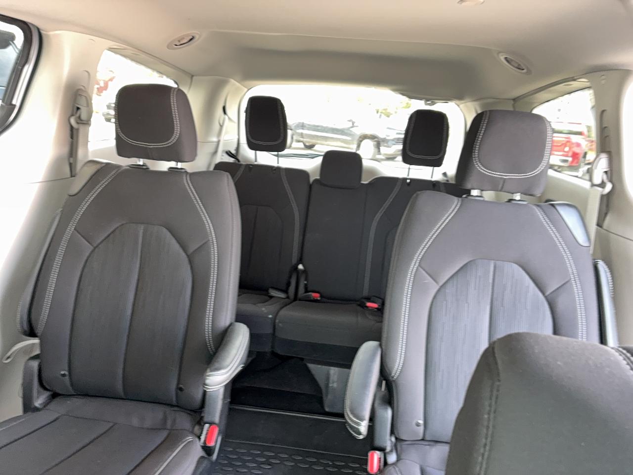 2024 Chrysler Grand Caravan SXT 2WD 7Seater 3.6L6cyl HeatedSeats&SterringWheel Photo