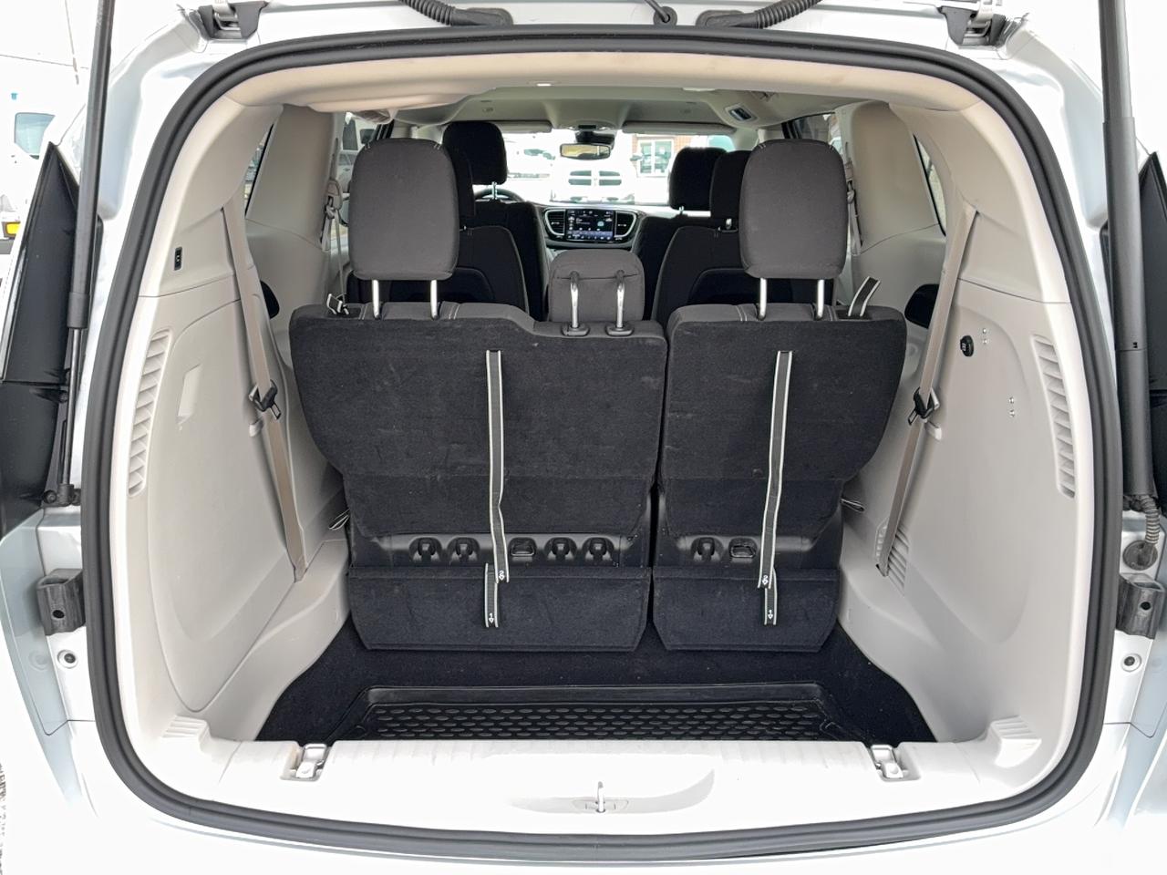 2024 Chrysler Grand Caravan SXT 2WD 7Seater 3.6L6cyl HeatedSeats&SterringWheel Photo