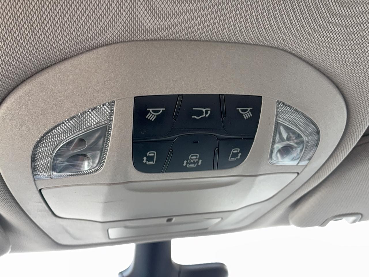 2024 Chrysler Grand Caravan SXT 2WD 7Seater 3.6L6cyl HeatedSeats&SterringWheel Photo