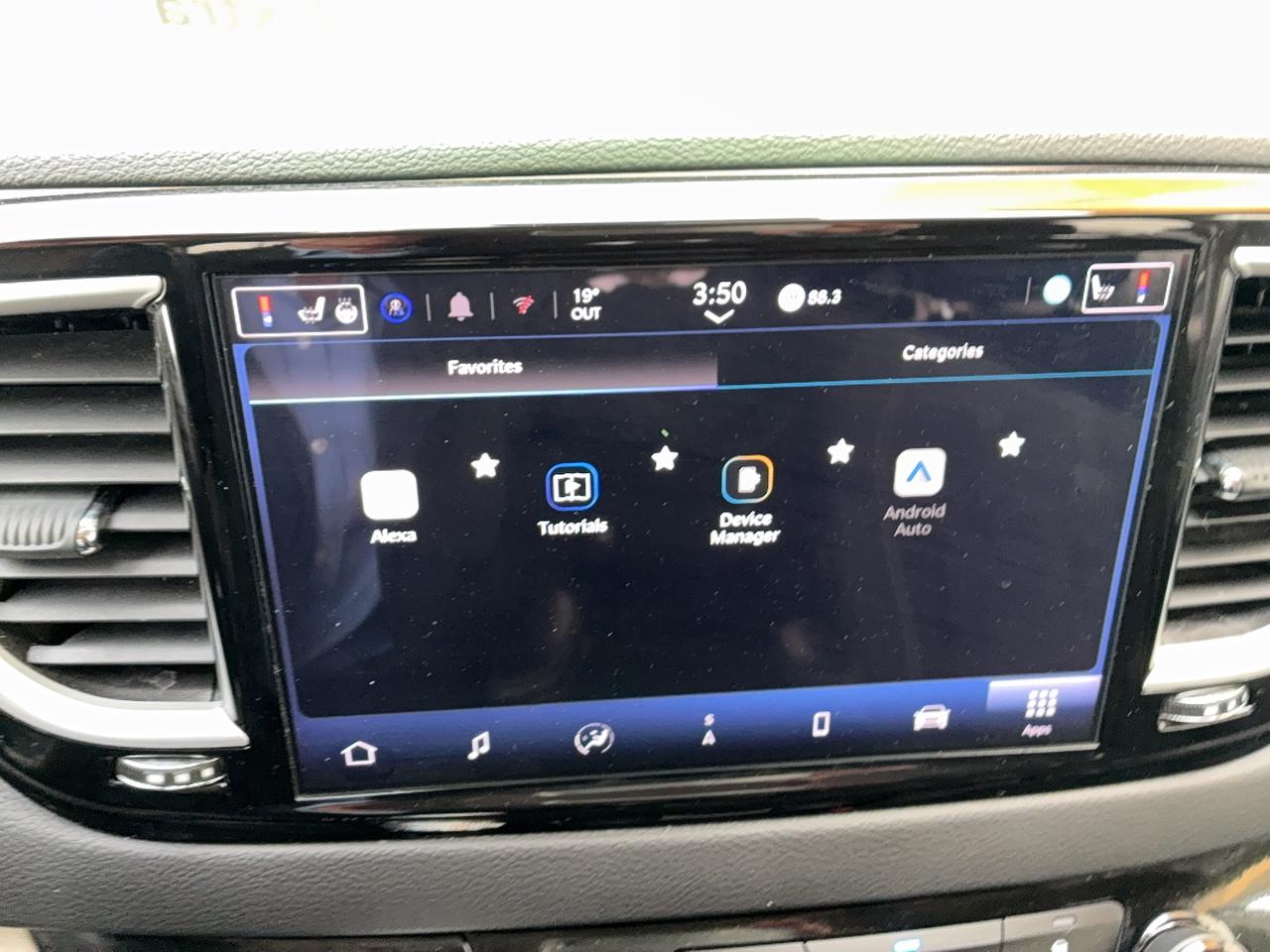 2024 Chrysler Grand Caravan SXT 2WD 7Seater 3.6L6cyl HeatedSeats&SterringWheel Photo