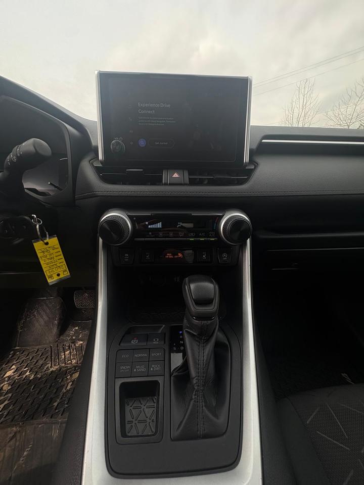 2024 Toyota RAV4 LE Photo