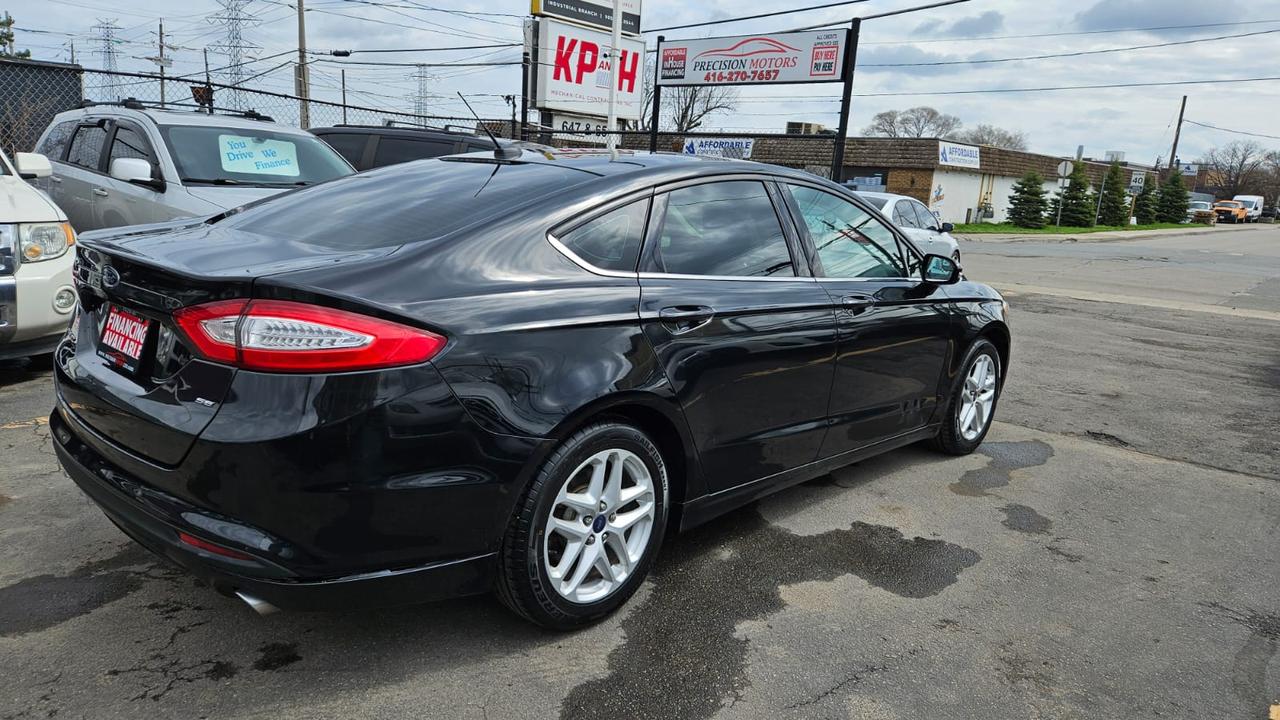2014 Ford Fusion SE Photo