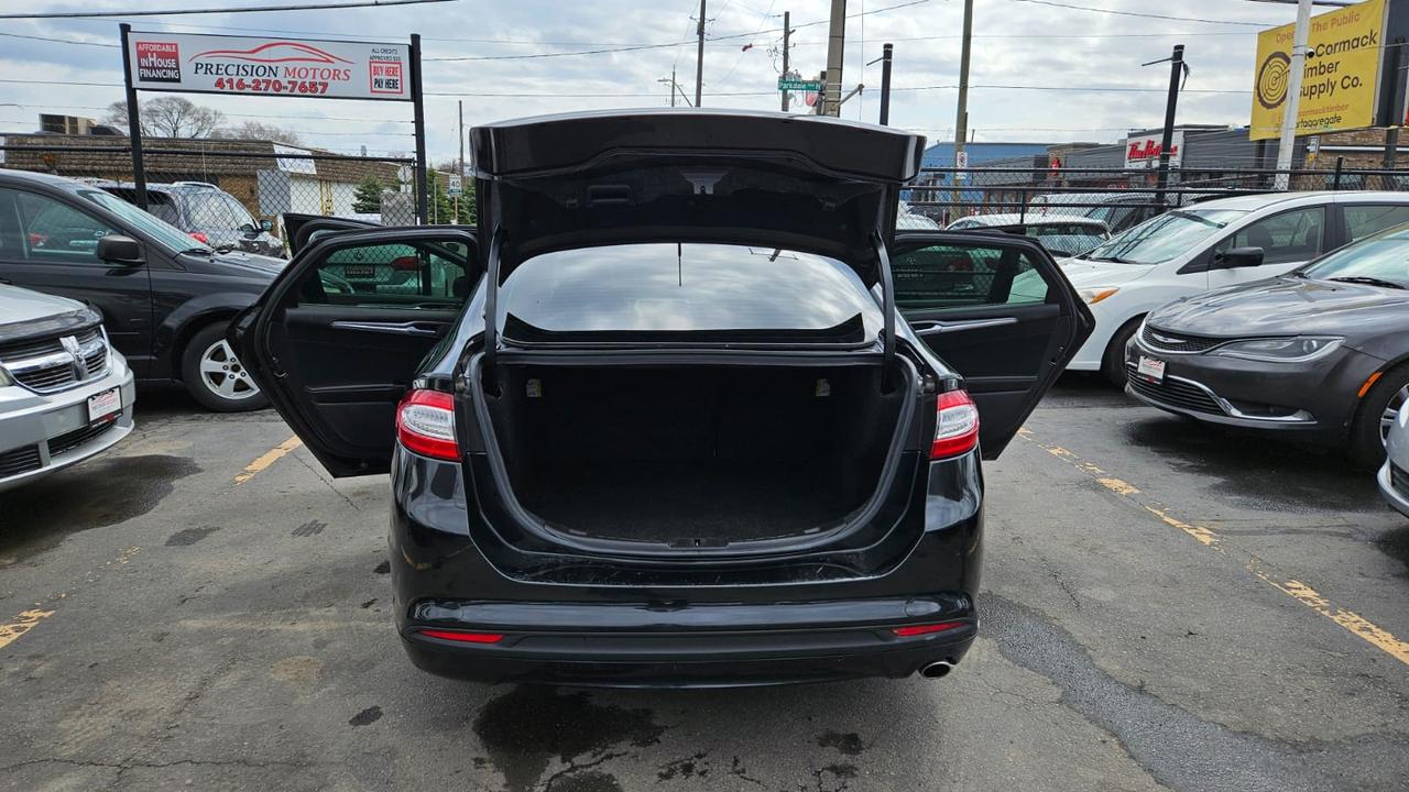 2014 Ford Fusion SE Photo