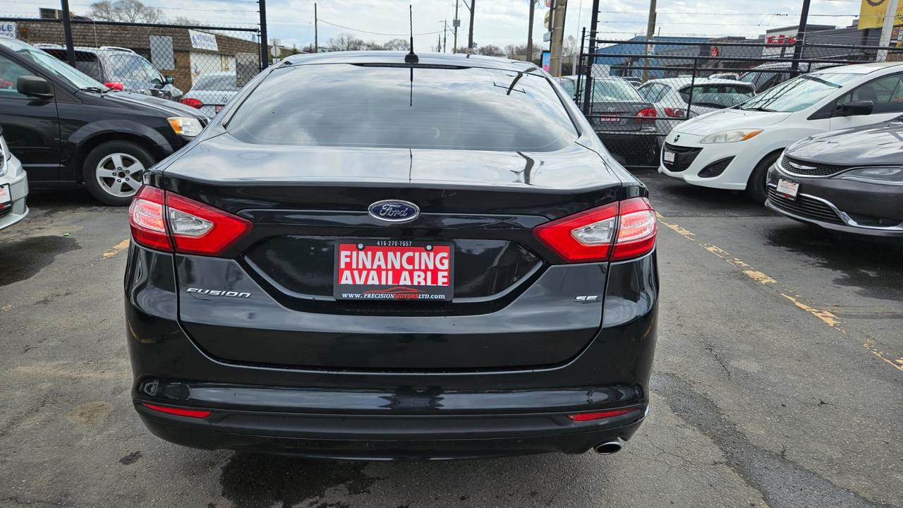 2014 Ford Fusion SE Photo
