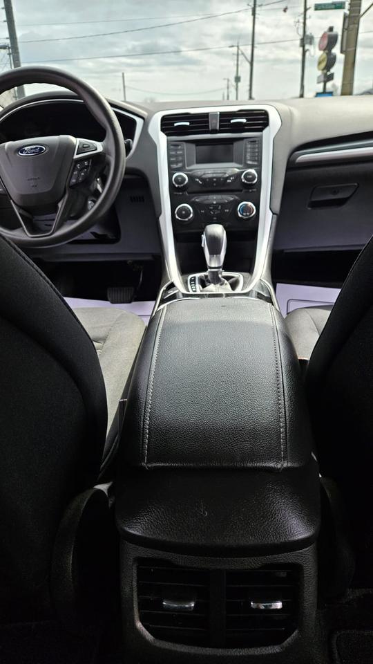 2014 Ford Fusion SE Photo
