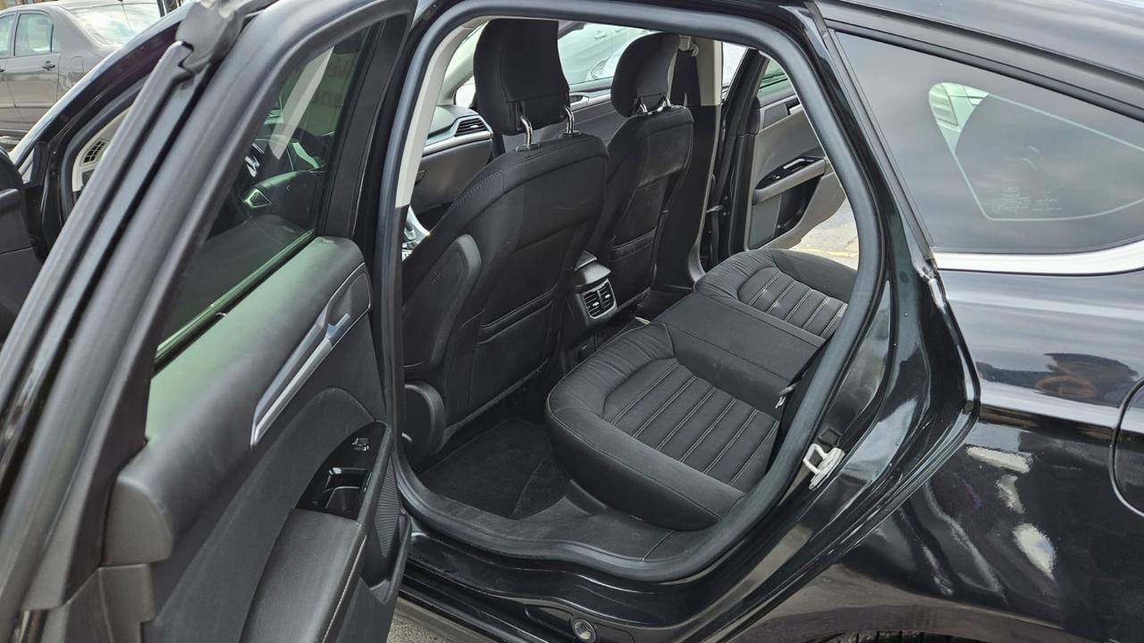2014 Ford Fusion SE Photo
