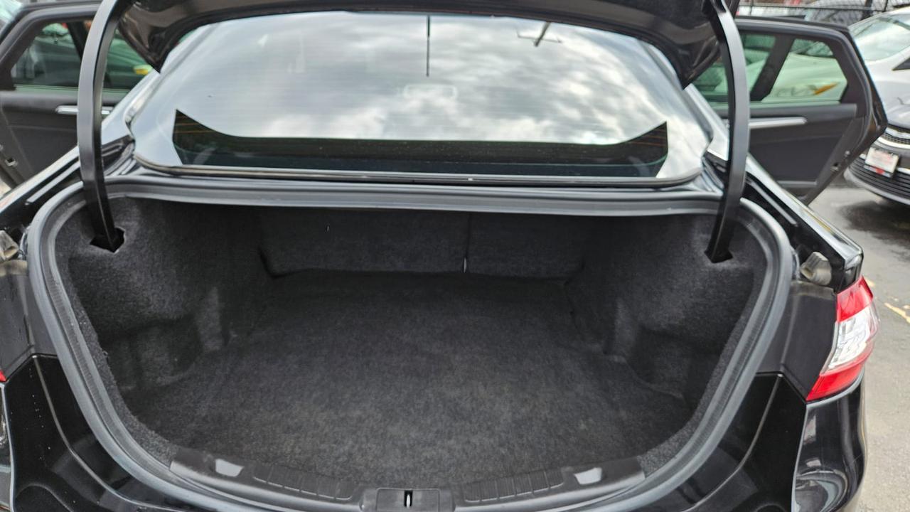 2014 Ford Fusion SE Photo