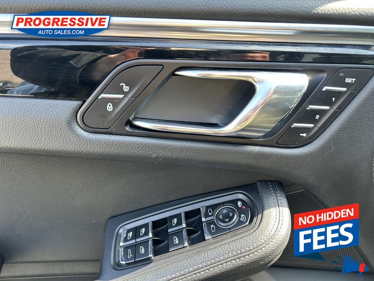 2016 Porsche Macan S Photo