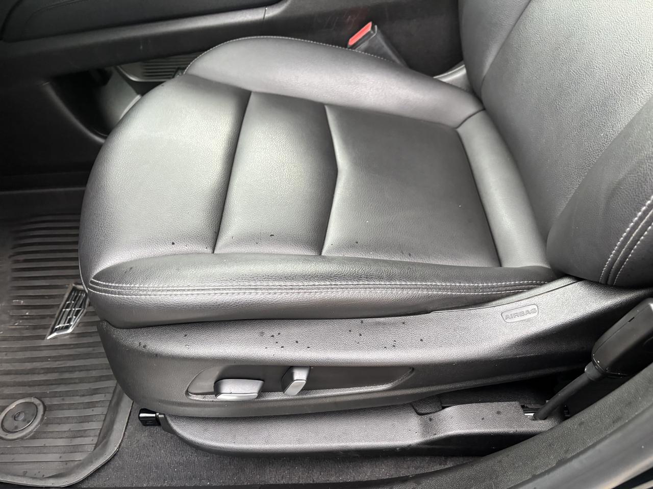 2021 Cadillac XT5 Luxury ~Leather~Heated Seats~2 Keys~Safety included~ Photo