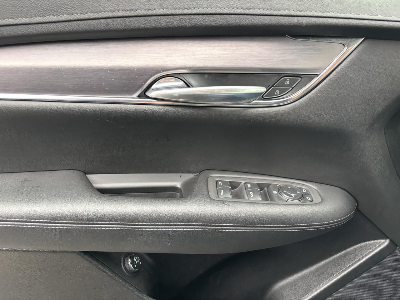 2021 Cadillac XT5 Luxury ~Leather~Heated Seats~2 Keys~Safety included~ Photo