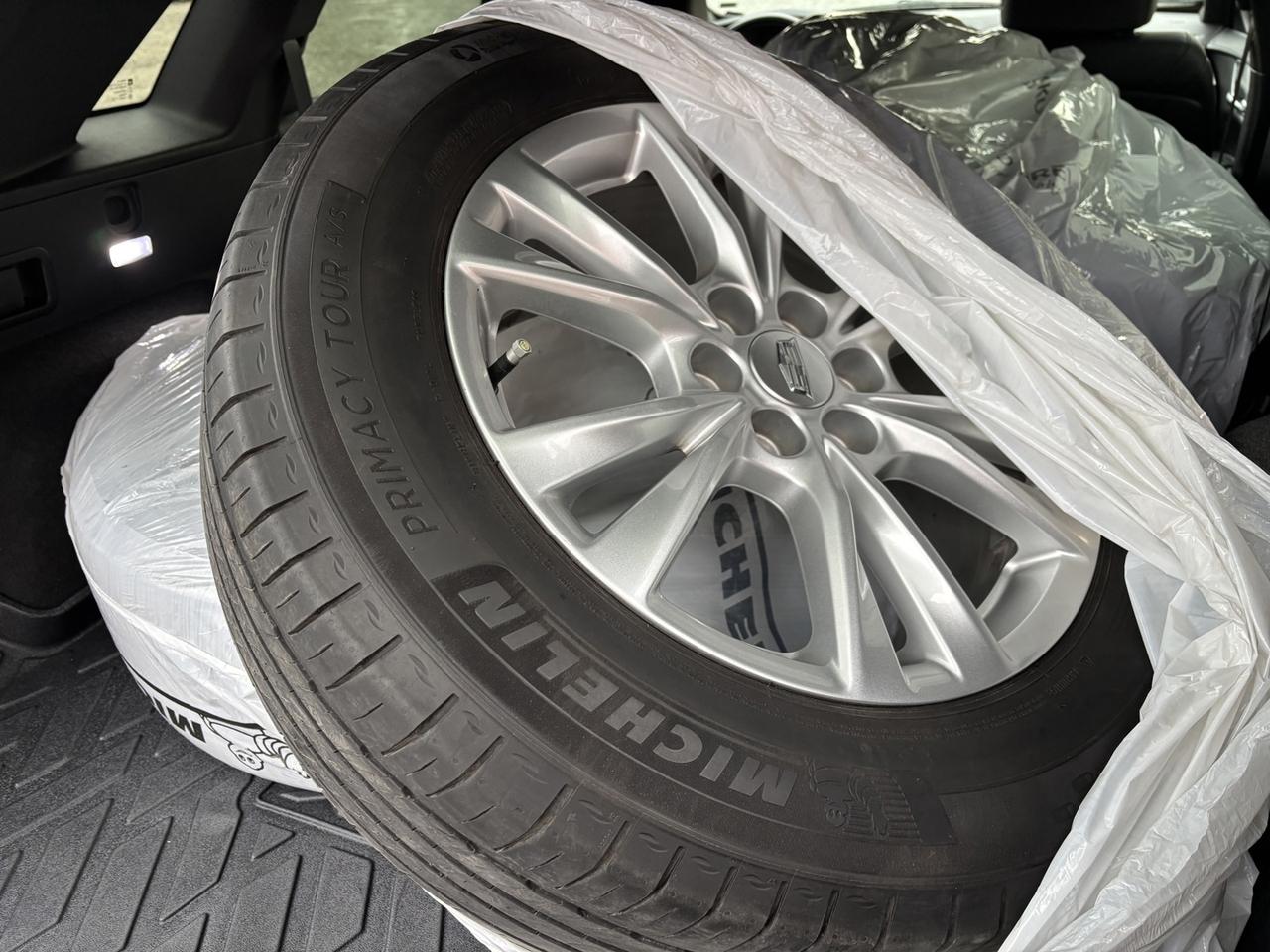 2021 Cadillac XT5 Luxury ~Leather~Heated Seats~2 Keys~Safety included~ Photo