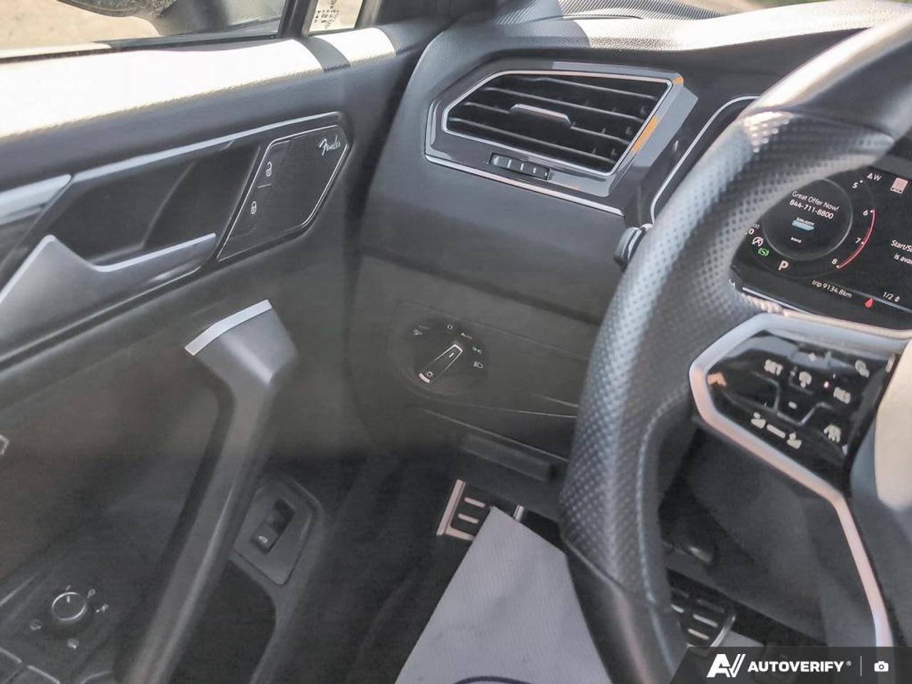 2023 Volkswagen Tiguan HIGHLINE R-LINE 4MOTION Photo