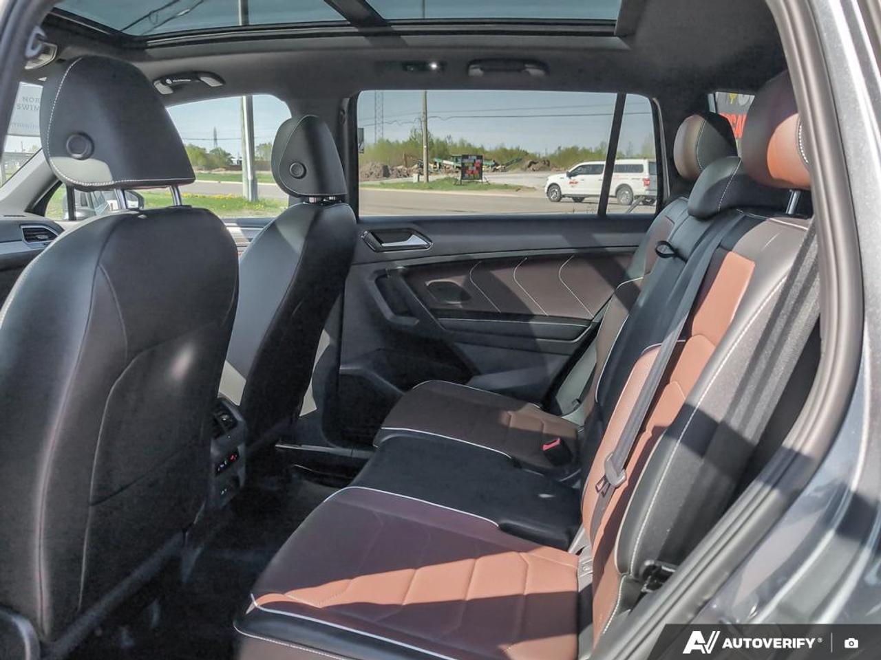 2023 Volkswagen Tiguan HIGHLINE R-LINE 4MOTION Photo