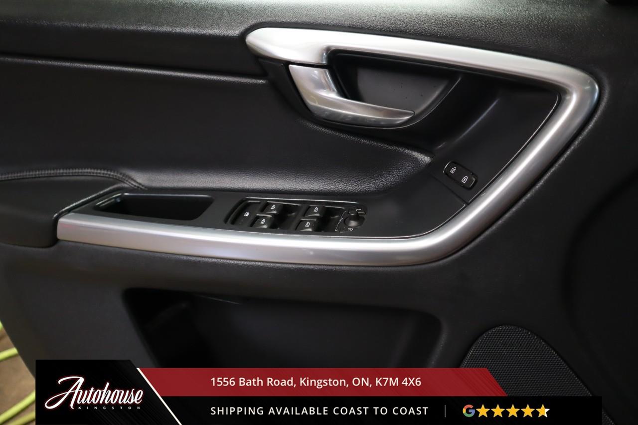 2015 Volvo XC60 T5 Premier Plus LEATHER - PANORAMIC SUNROOF Photo