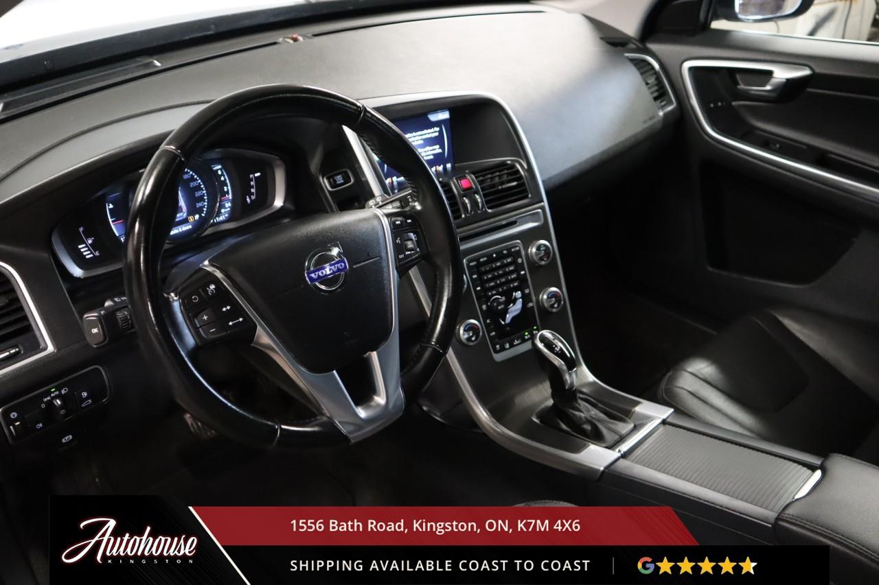 2015 Volvo XC60 T5 Premier Plus LEATHER - PANORAMIC SUNROOF Photo