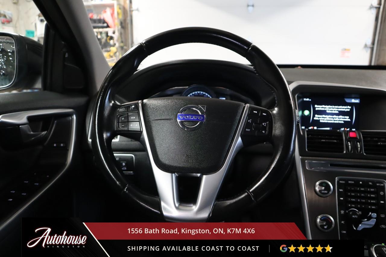 2015 Volvo XC60 T5 Premier Plus LEATHER - PANORAMIC SUNROOF Photo