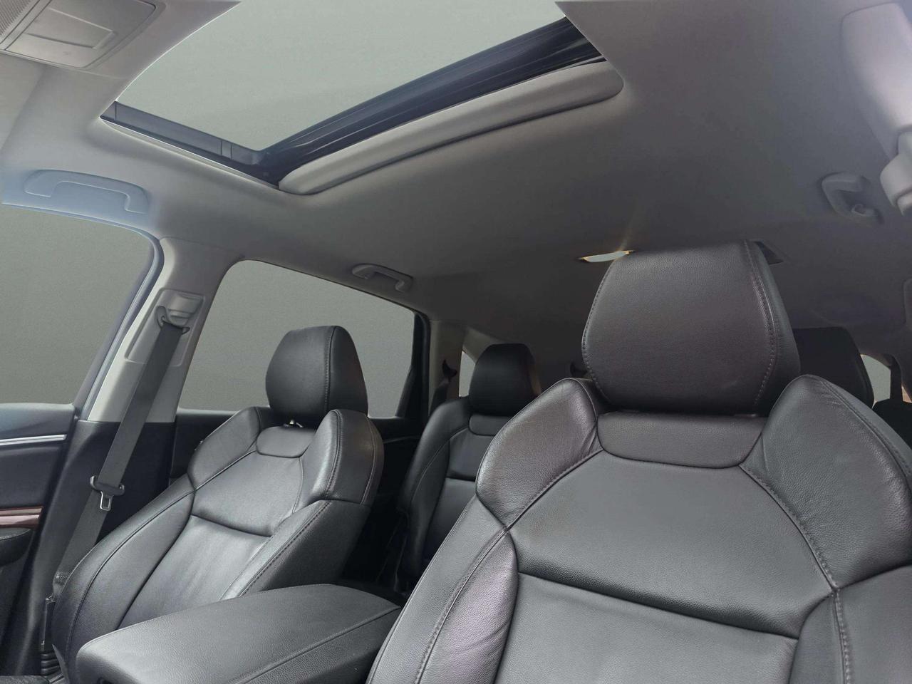 2016 Acura MDX SH-AWD 4dr Nav Pkg Photo