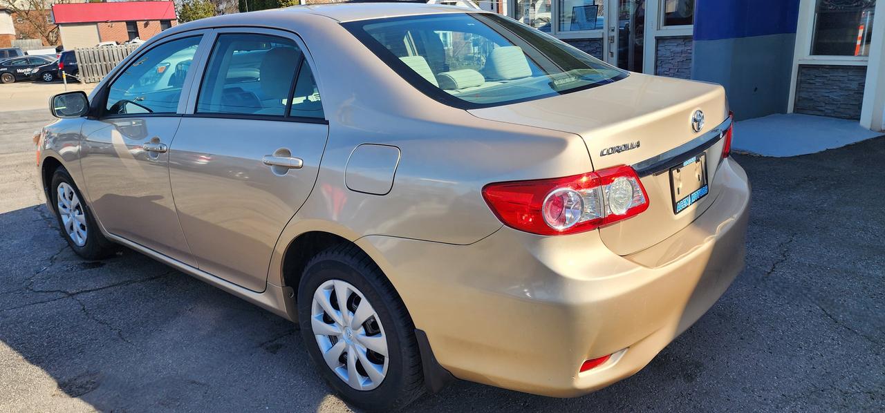 2012 Toyota Corolla CE Photo3