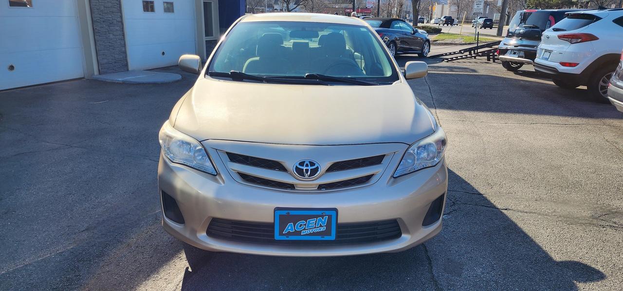 2012 Toyota Corolla CE Photo4