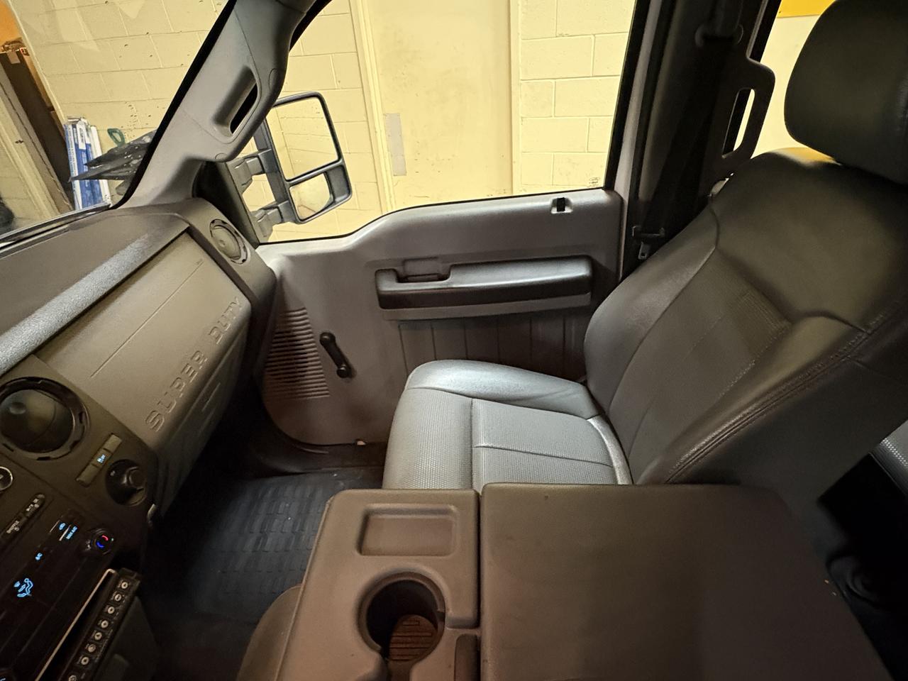 2015 Ford SUPER DUTY F-250 SRW XLT Photo