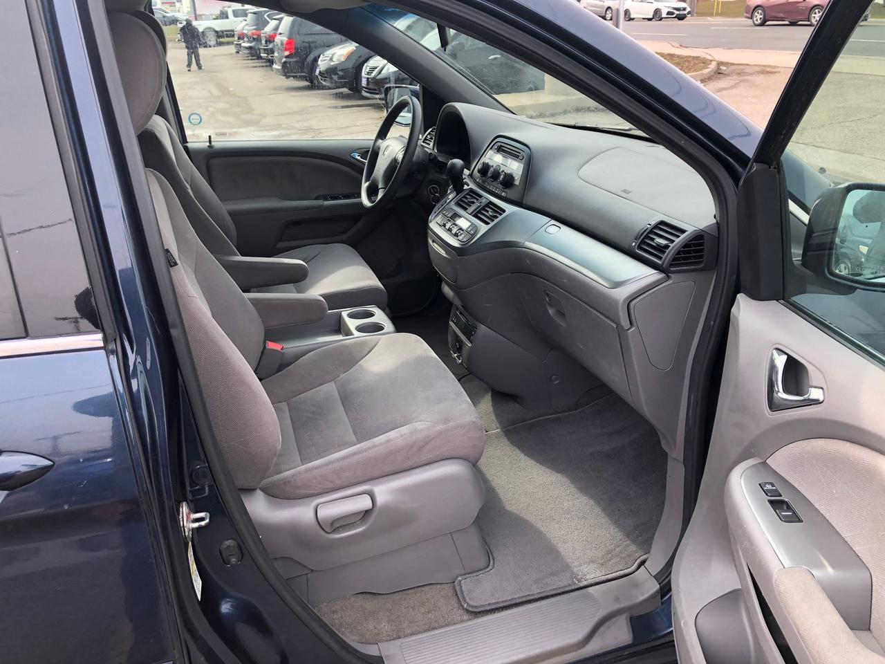 2010 Honda Odyssey SE, COMES CERTIFIED WITH 3 YR WARRANTY INCLUDED Photo