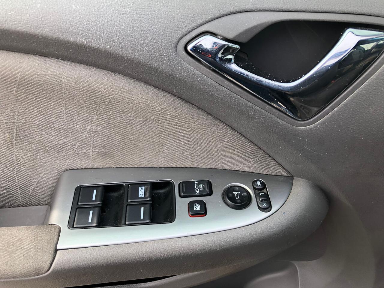 2010 Honda Odyssey SE, COMES CERTIFIED WITH 3 YR WARRANTY INCLUDED Photo