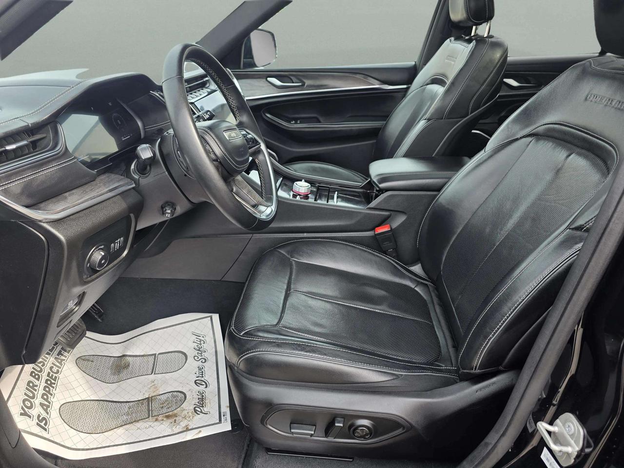 2023 Jeep Grand Cherokee OVERLAND 4X4 Photo