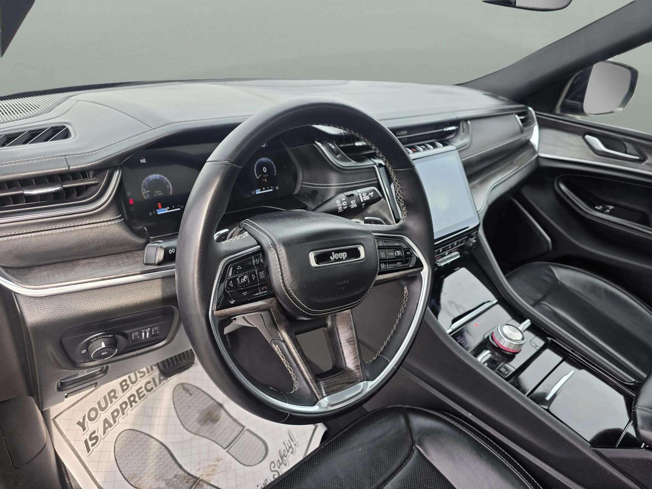 2023 Jeep Grand Cherokee OVERLAND 4X4 Photo