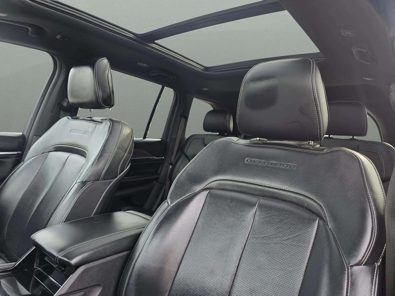 2023 Jeep Grand Cherokee OVERLAND 4X4 Photo