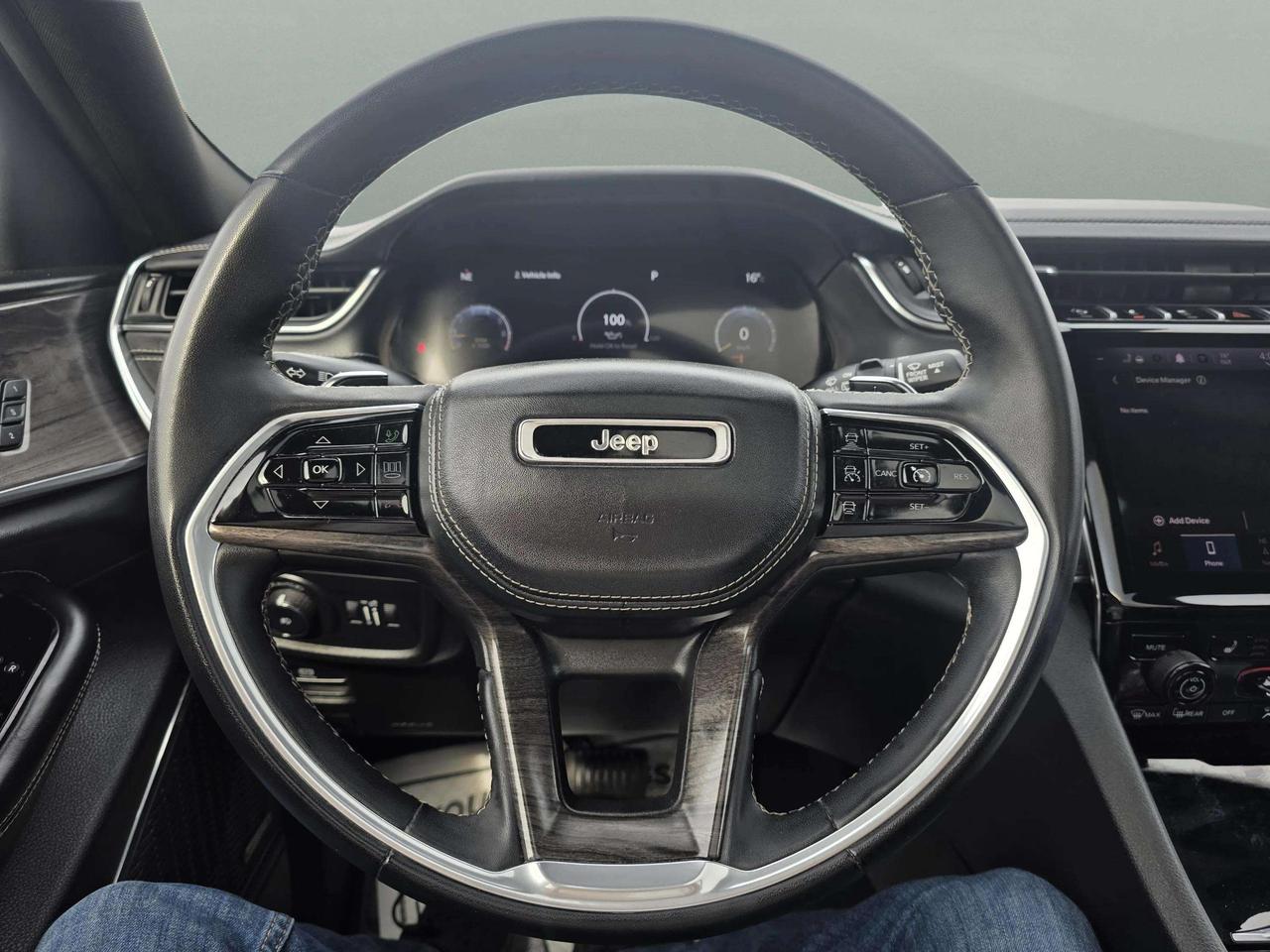 2023 Jeep Grand Cherokee OVERLAND 4X4 Photo