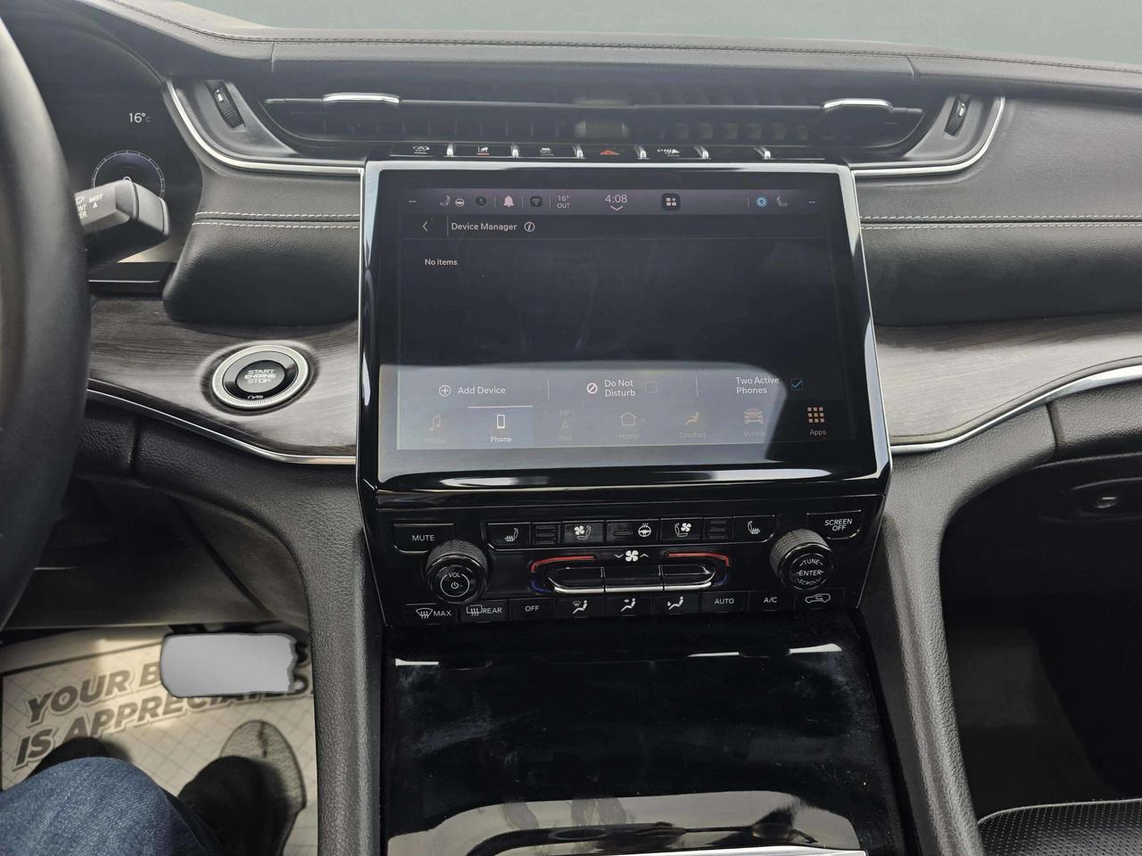 2023 Jeep Grand Cherokee OVERLAND 4X4 Photo