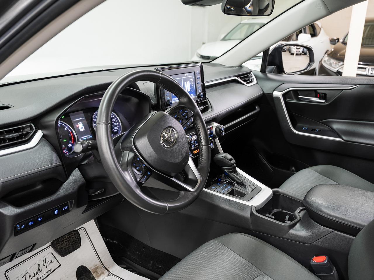 2022 Toyota RAV4 XLE AWD | Sunroof | Heated Seats | BSM | CarPlay