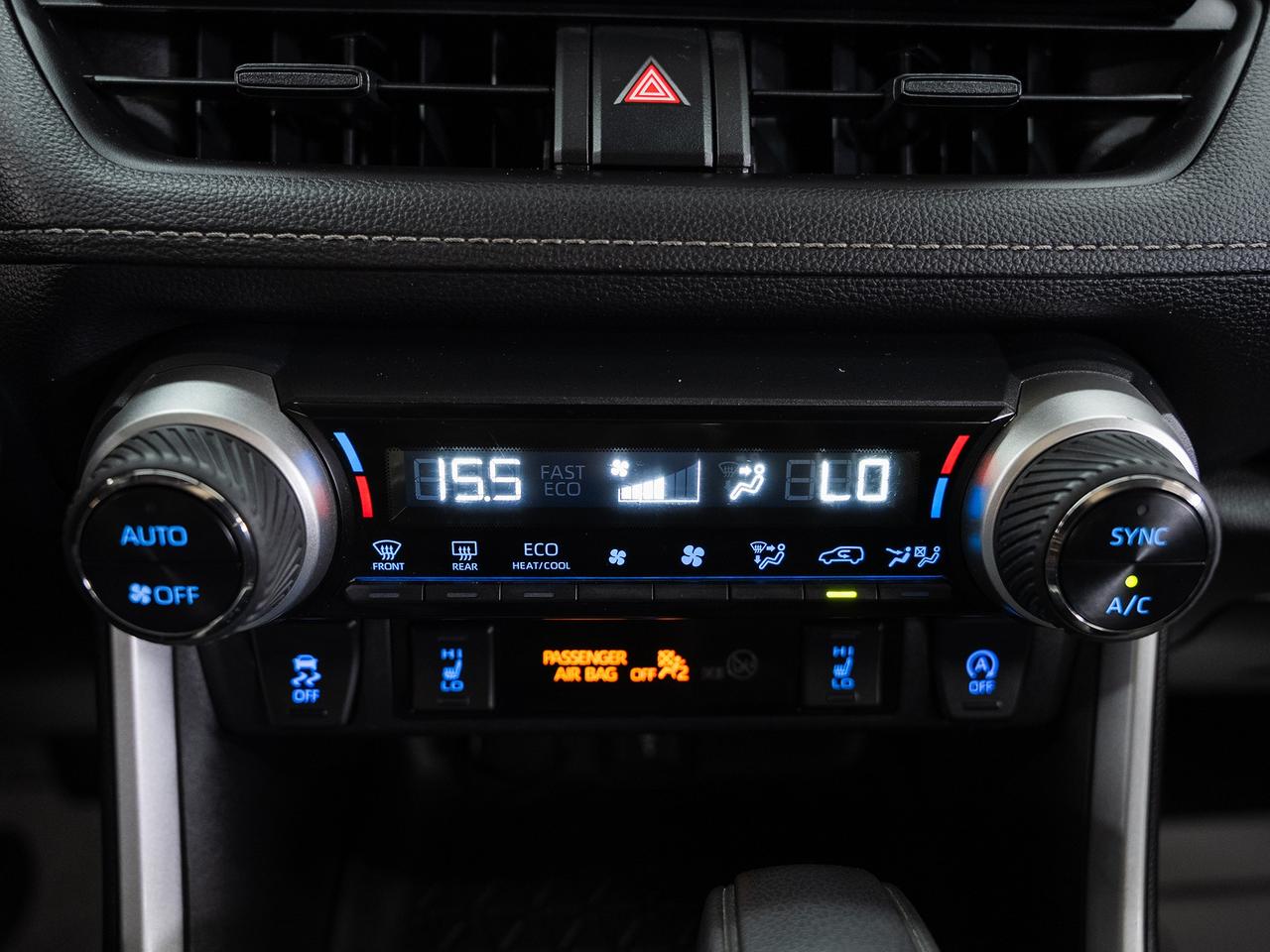 2022 Toyota RAV4 XLE AWD | Sunroof | Heated Seats | BSM | CarPlay