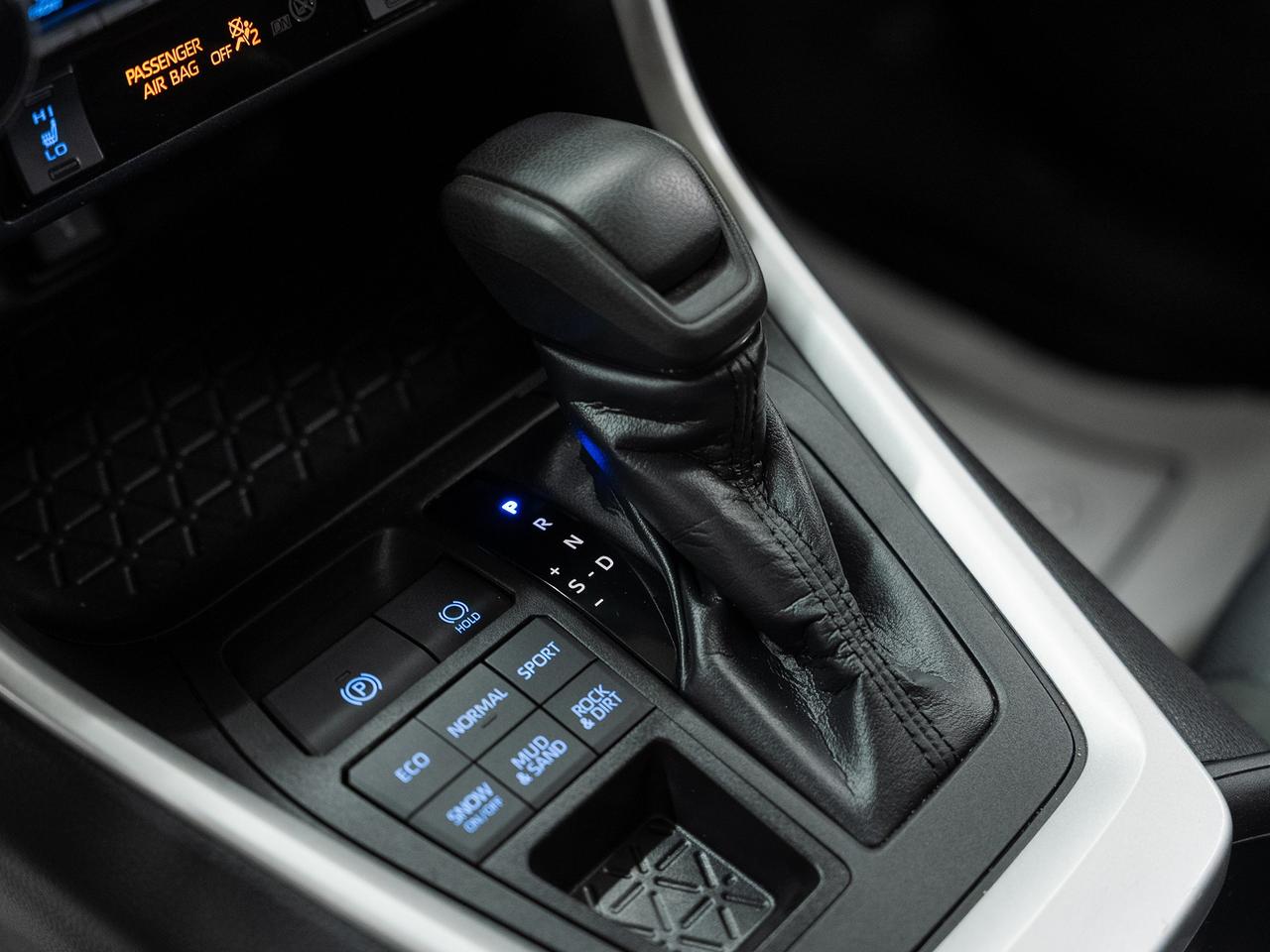 2022 Toyota RAV4 XLE AWD | Sunroof | Heated Seats | BSM | CarPlay