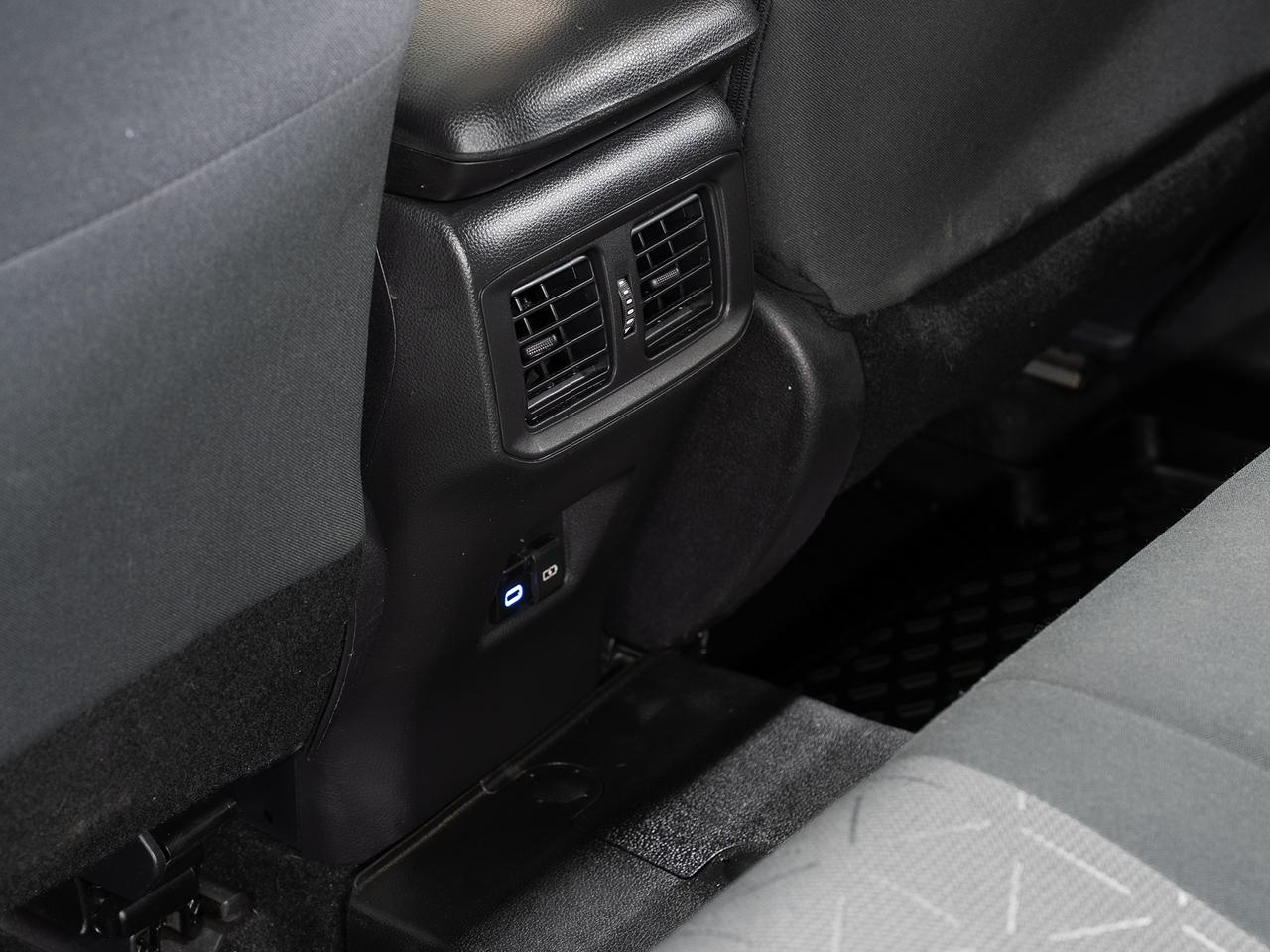 2022 Toyota RAV4 XLE AWD | Sunroof | Heated Seats | BSM | CarPlay