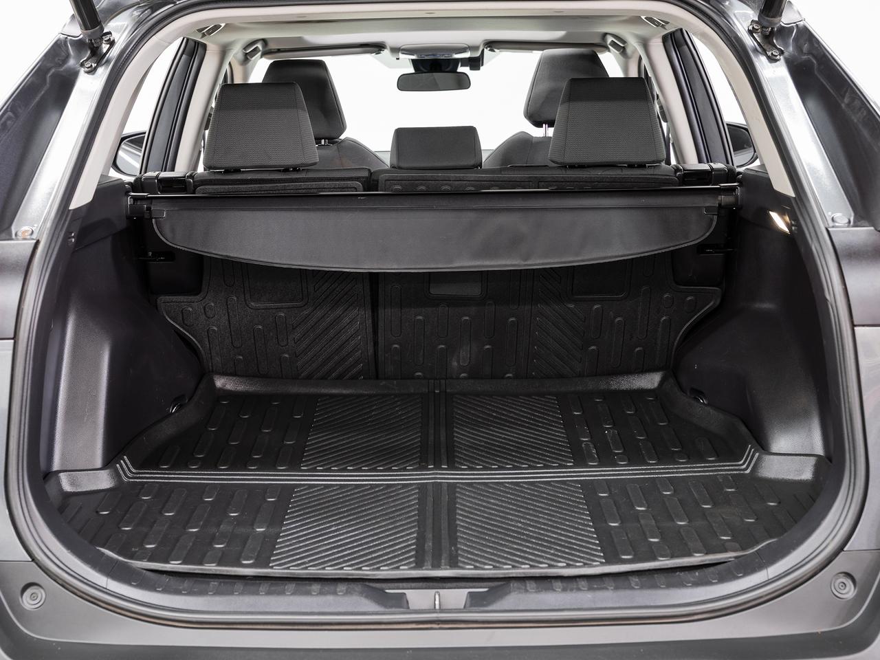 2022 Toyota RAV4 XLE AWD | Sunroof | Heated Seats | BSM | CarPlay