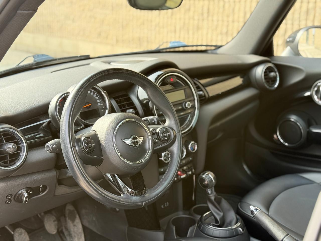 2015 MINI Cooper 3-Door Hatchback Photo