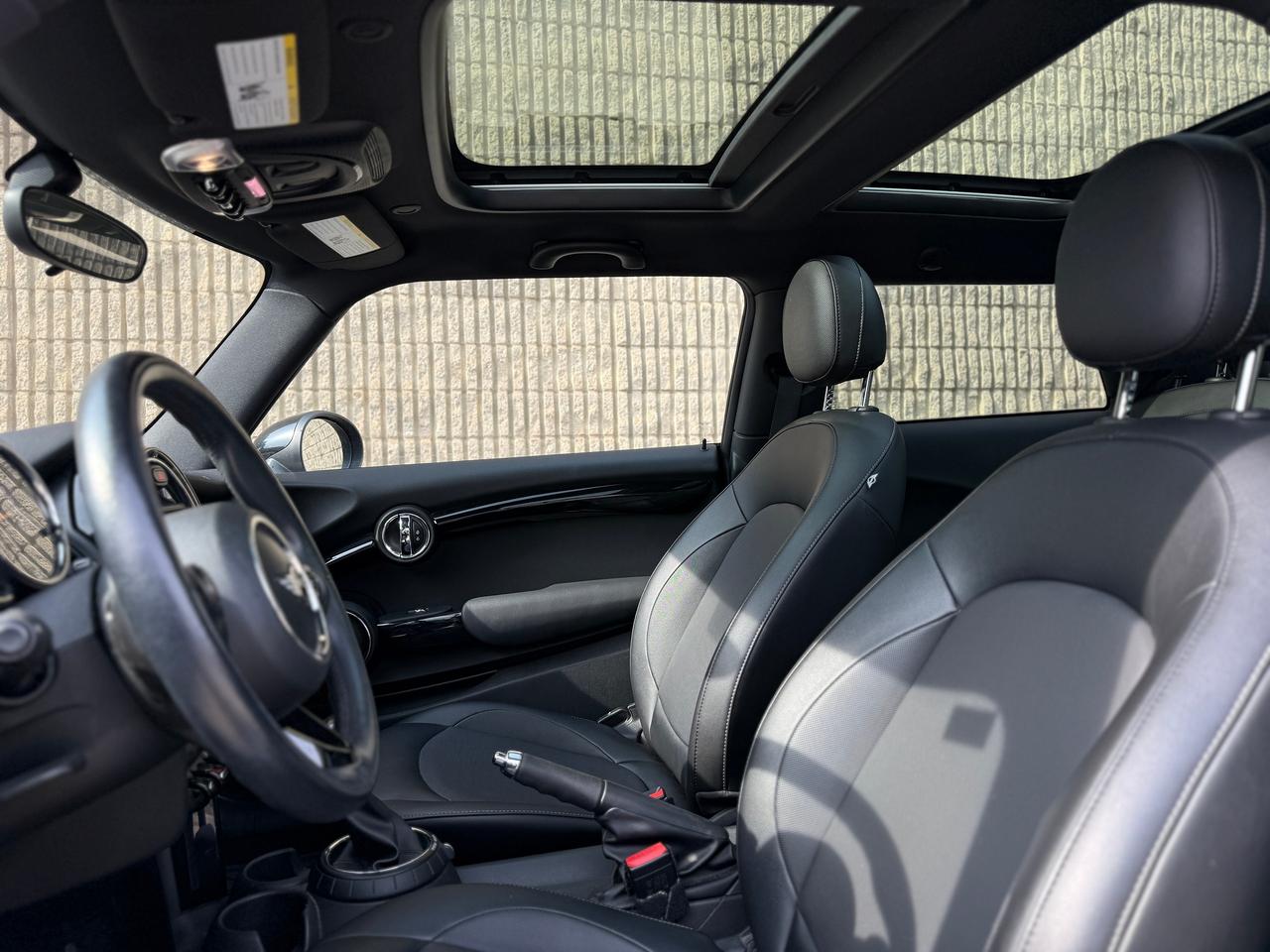 2015 MINI Cooper 3-Door Hatchback Photo