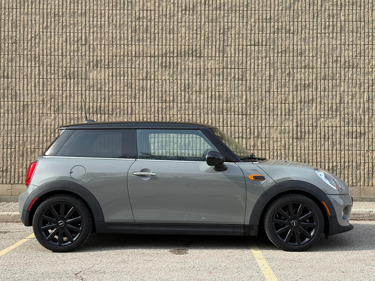 2015 MINI Cooper 3-Door Hatchback Photo