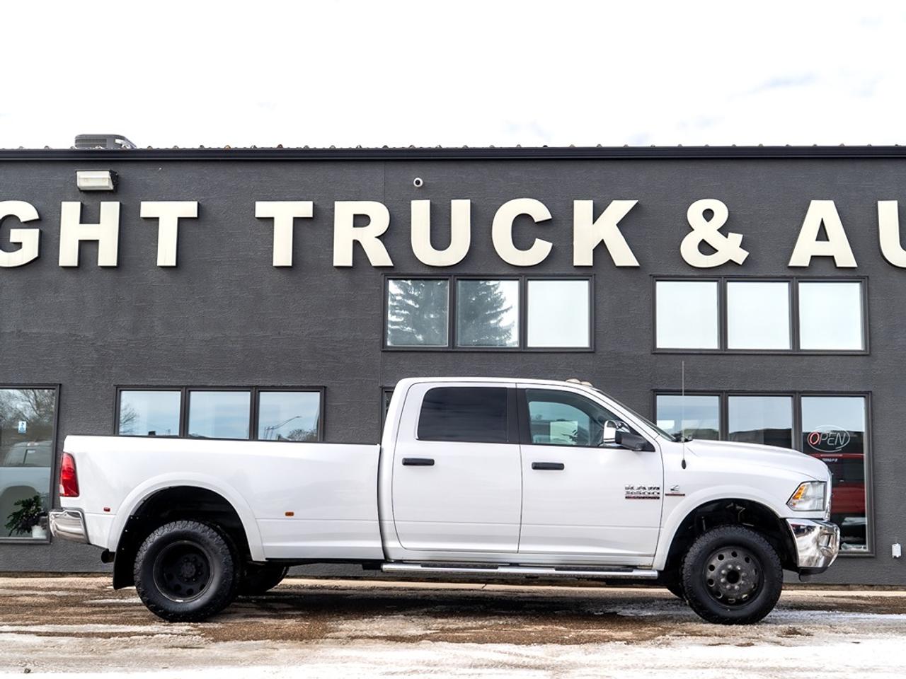 2015 RAM 3500 4WD Crew Cab SLT Dually Photo4