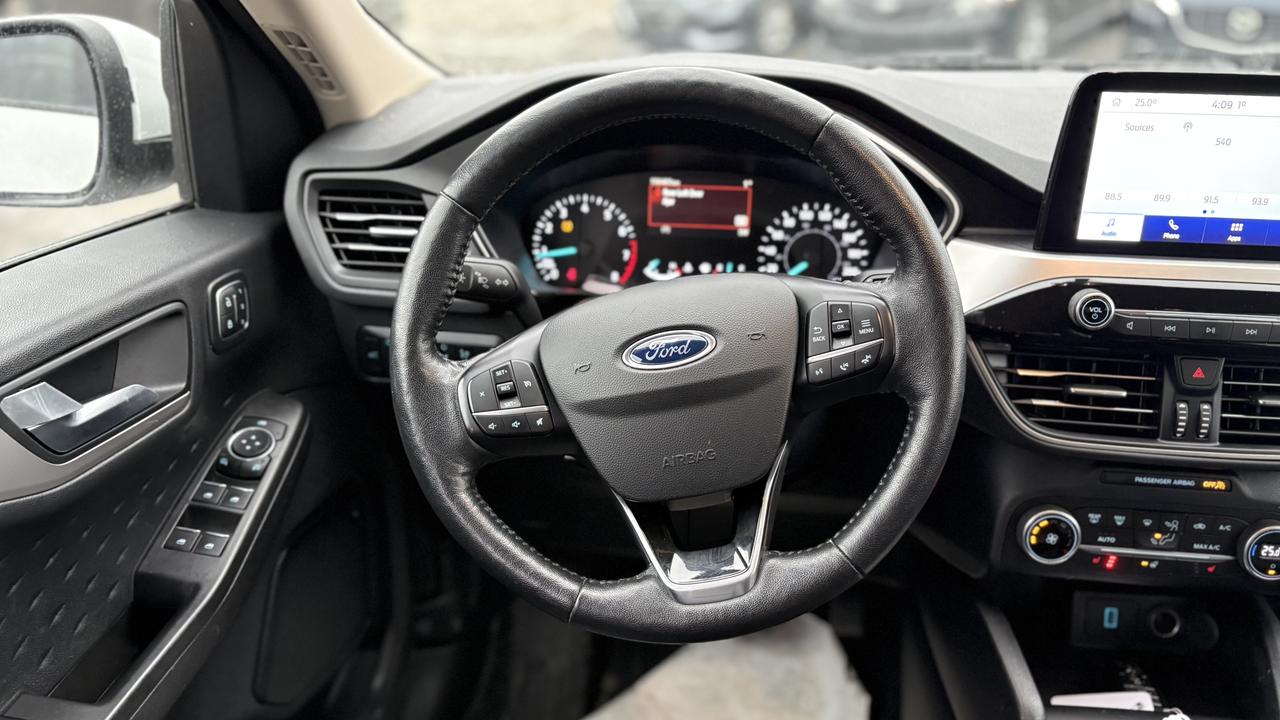 2020 Ford Escape SEL Photo