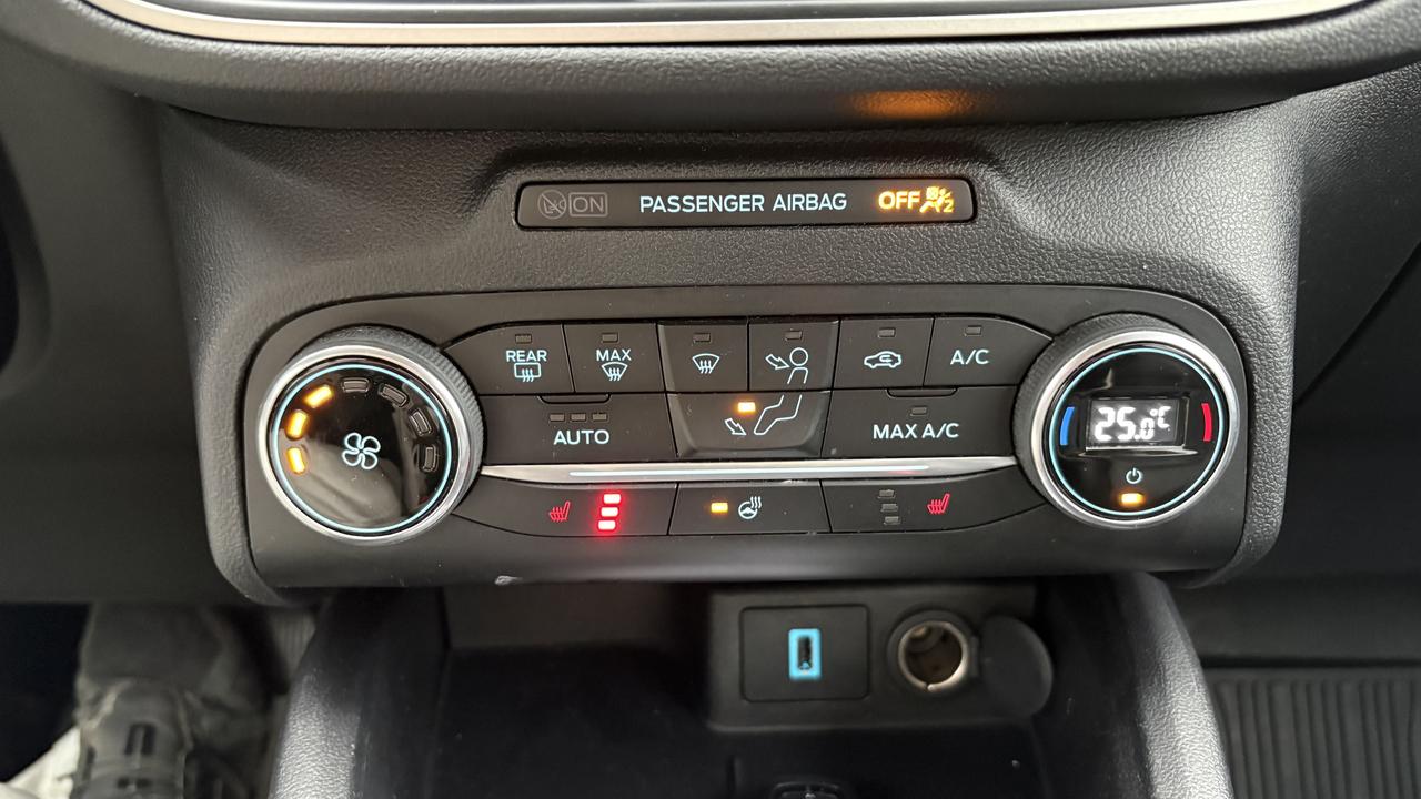 2020 Ford Escape SEL Photo