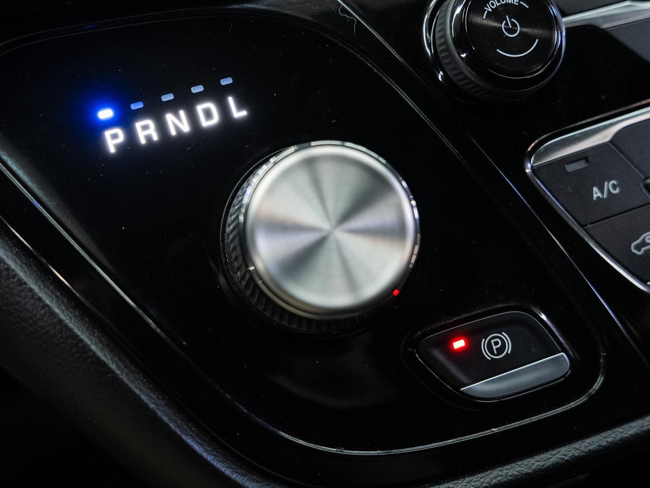 2020 Chrysler Pacifica TOURING | S-Pkg | Stow'nGo | Power Doors | CarPlay