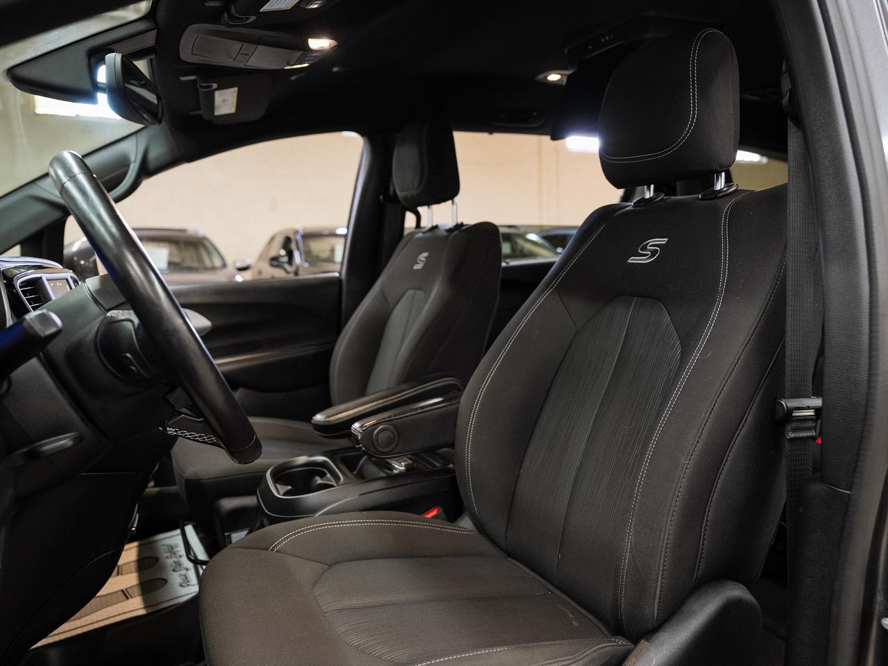 2020 Chrysler Pacifica TOURING | S-Pkg | Stow'nGo | Power Doors | CarPlay
