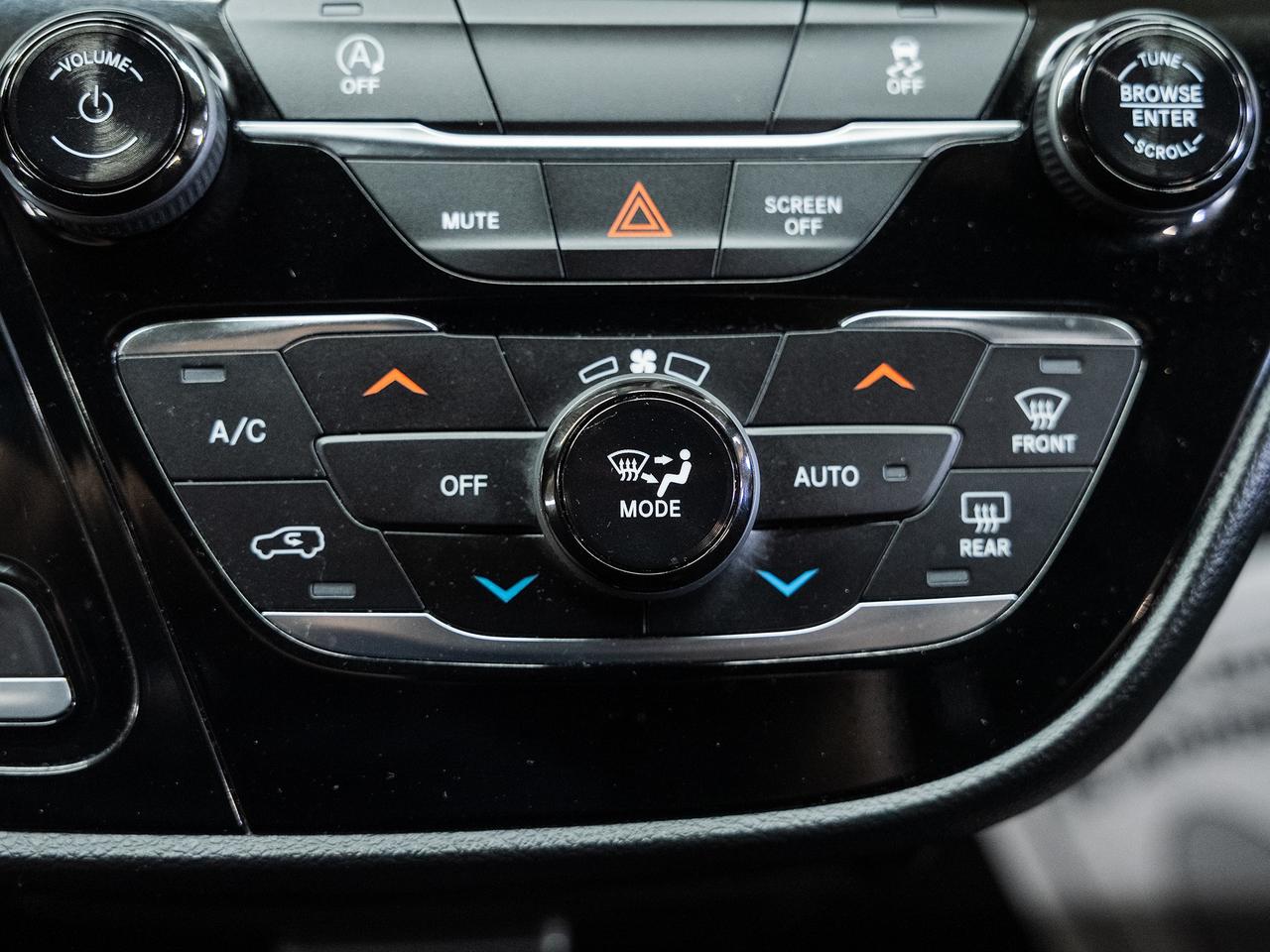 2020 Chrysler Pacifica TOURING | S-Pkg | Stow'nGo | Power Doors | CarPlay