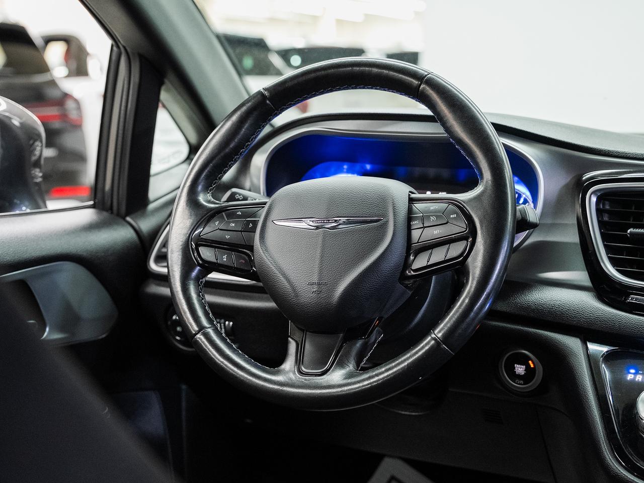 2020 Chrysler Pacifica TOURING | S-Pkg | Stow'nGo | Power Doors | CarPlay Photo