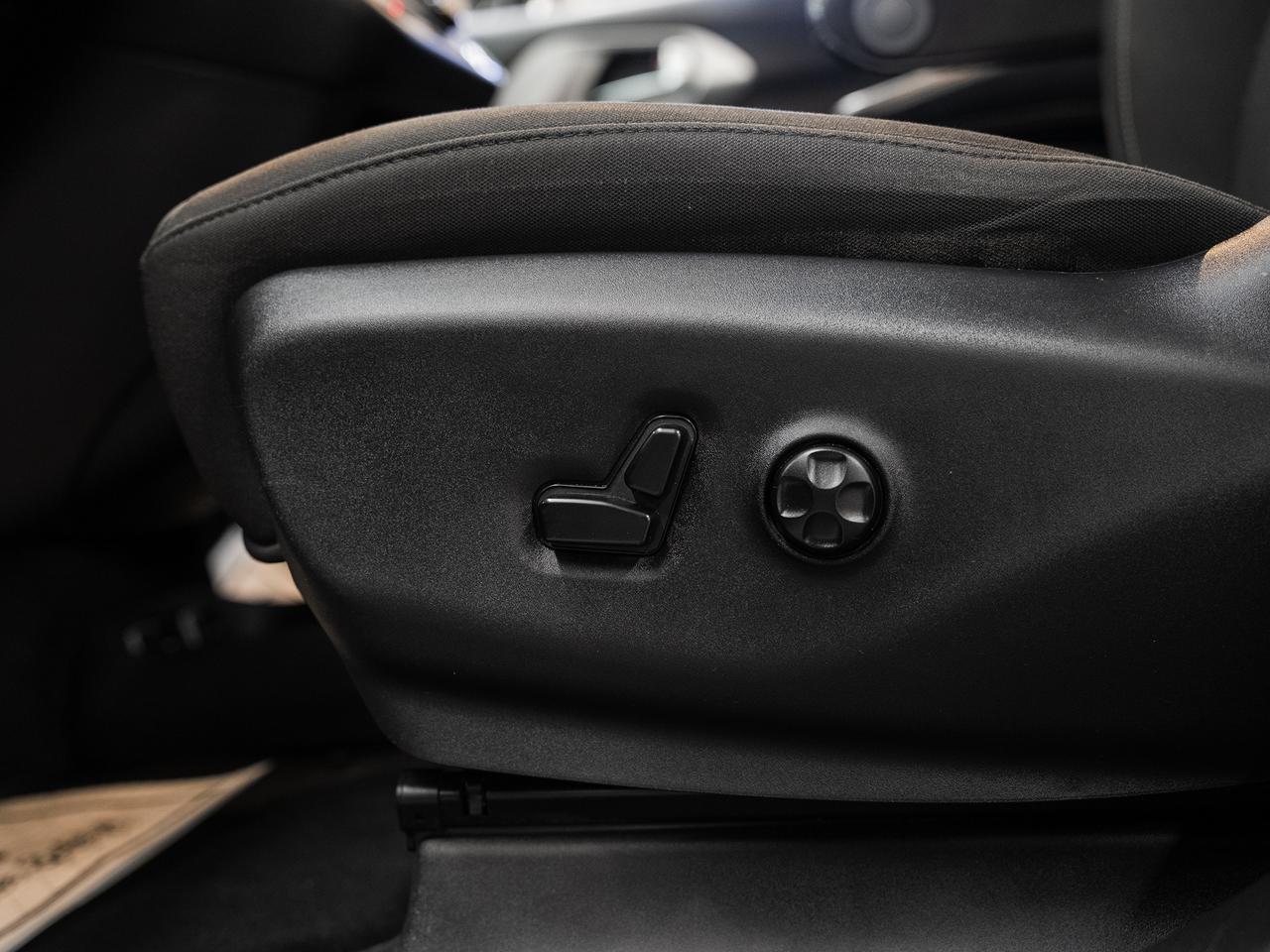 2020 Chrysler Pacifica TOURING | S-Pkg | Stow'nGo | Power Doors | CarPlay