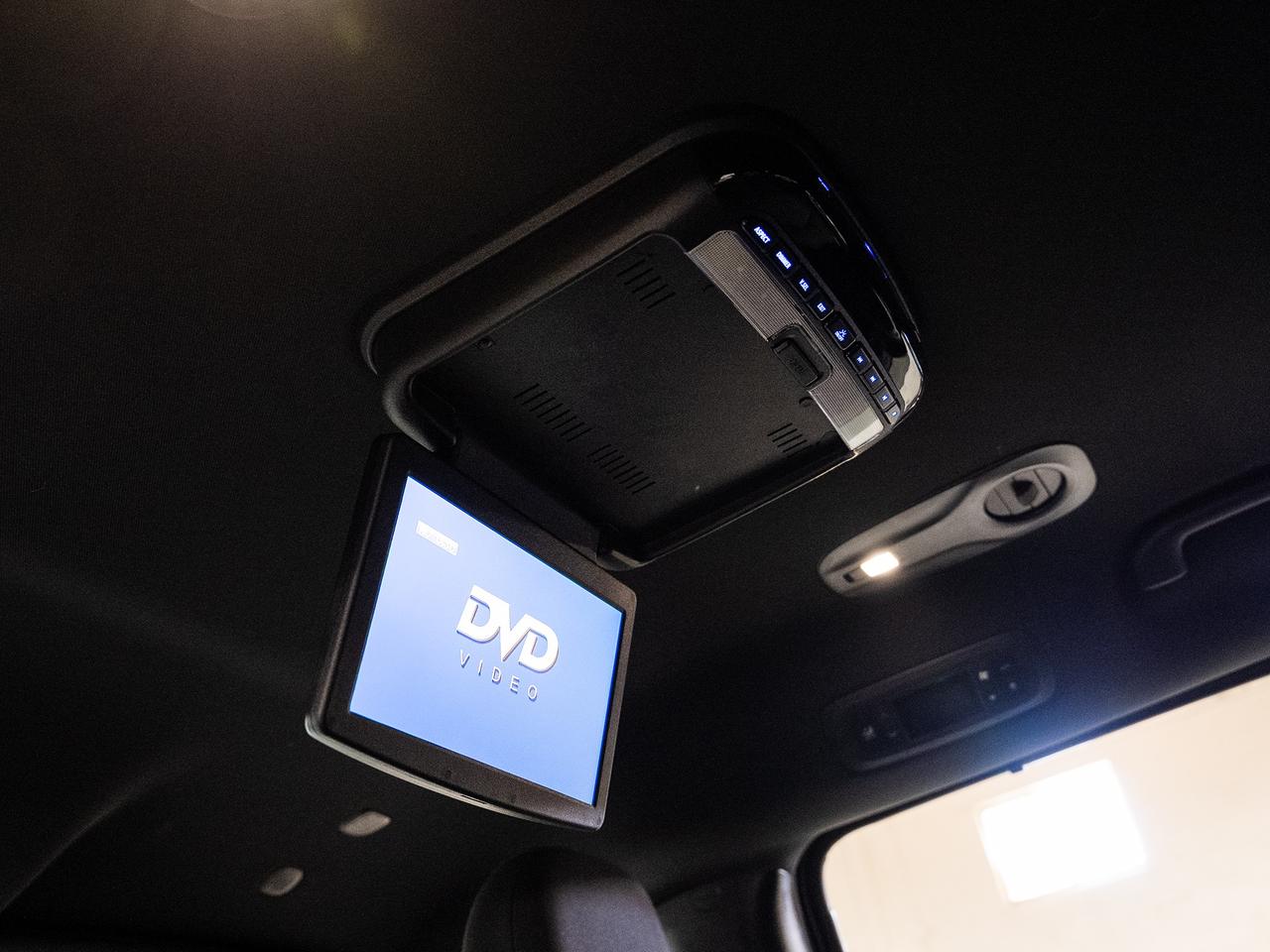 2020 Chrysler Pacifica TOURING | S-Pkg | Stow'nGo | Power Doors | CarPlay Photo