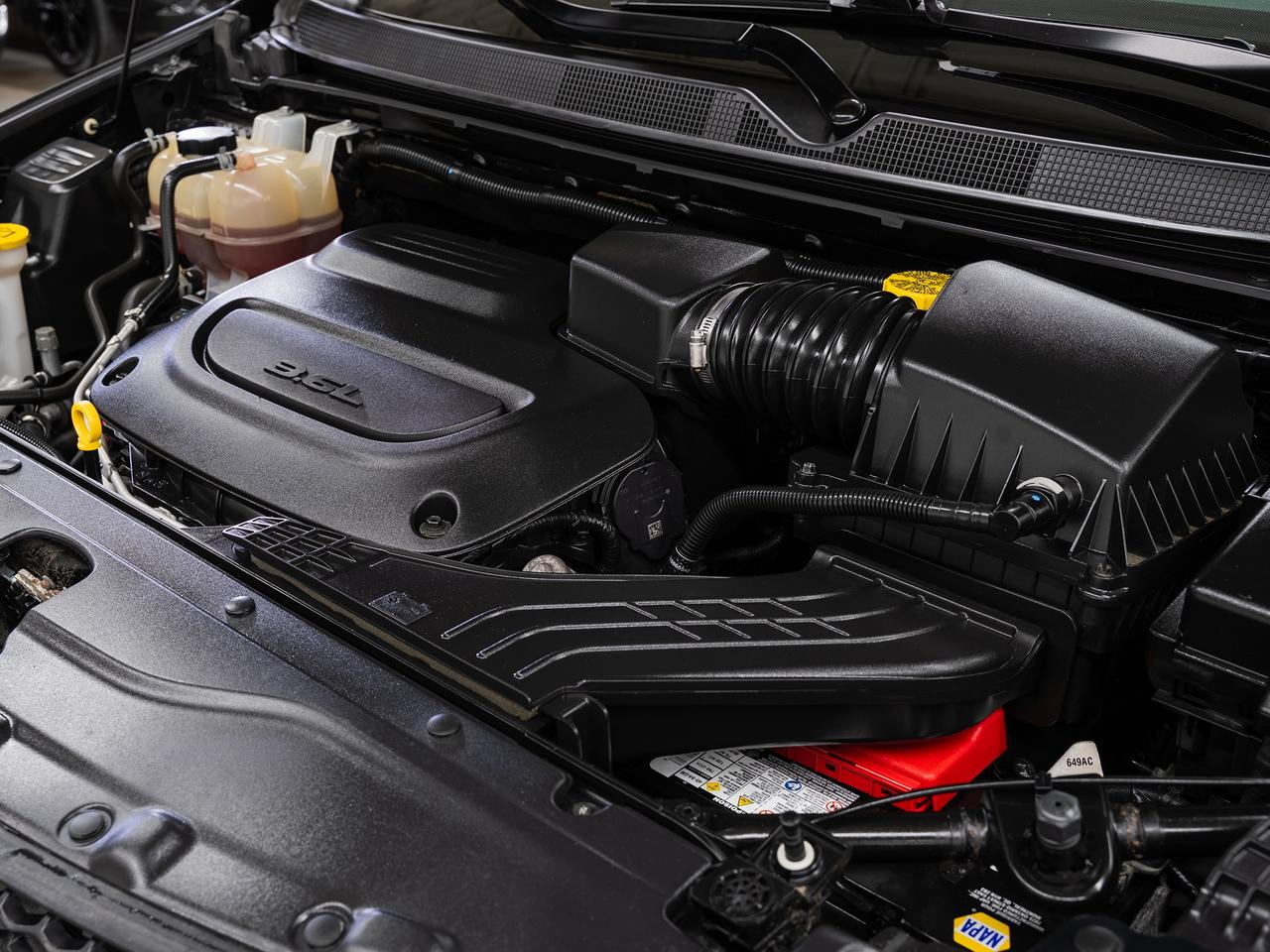 2020 Chrysler Pacifica TOURING | S-Pkg | Stow'nGo | Power Doors | CarPlay Photo