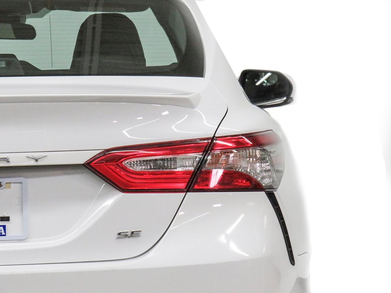 2019 Toyota Camry SE | Sunroof | Leather | BSM | ACC | CarPlay